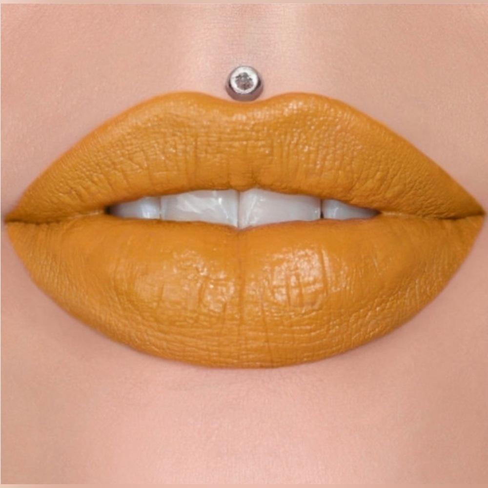 Jeffree Star Velvet Trap Matte Lipstick in Extending The Olive Branch NIB
